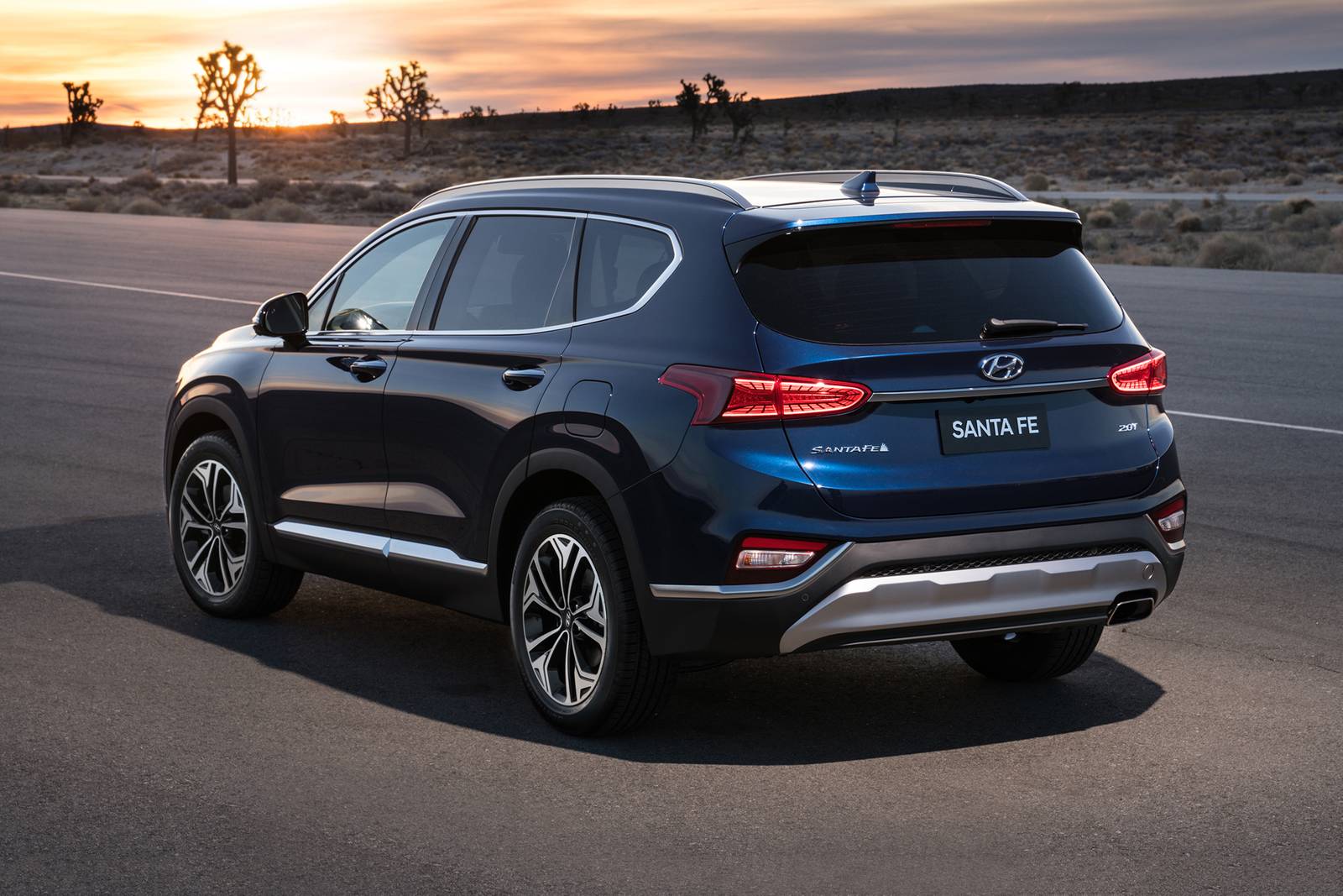 2020 Hyundai Santa Fe — OEM photo 1