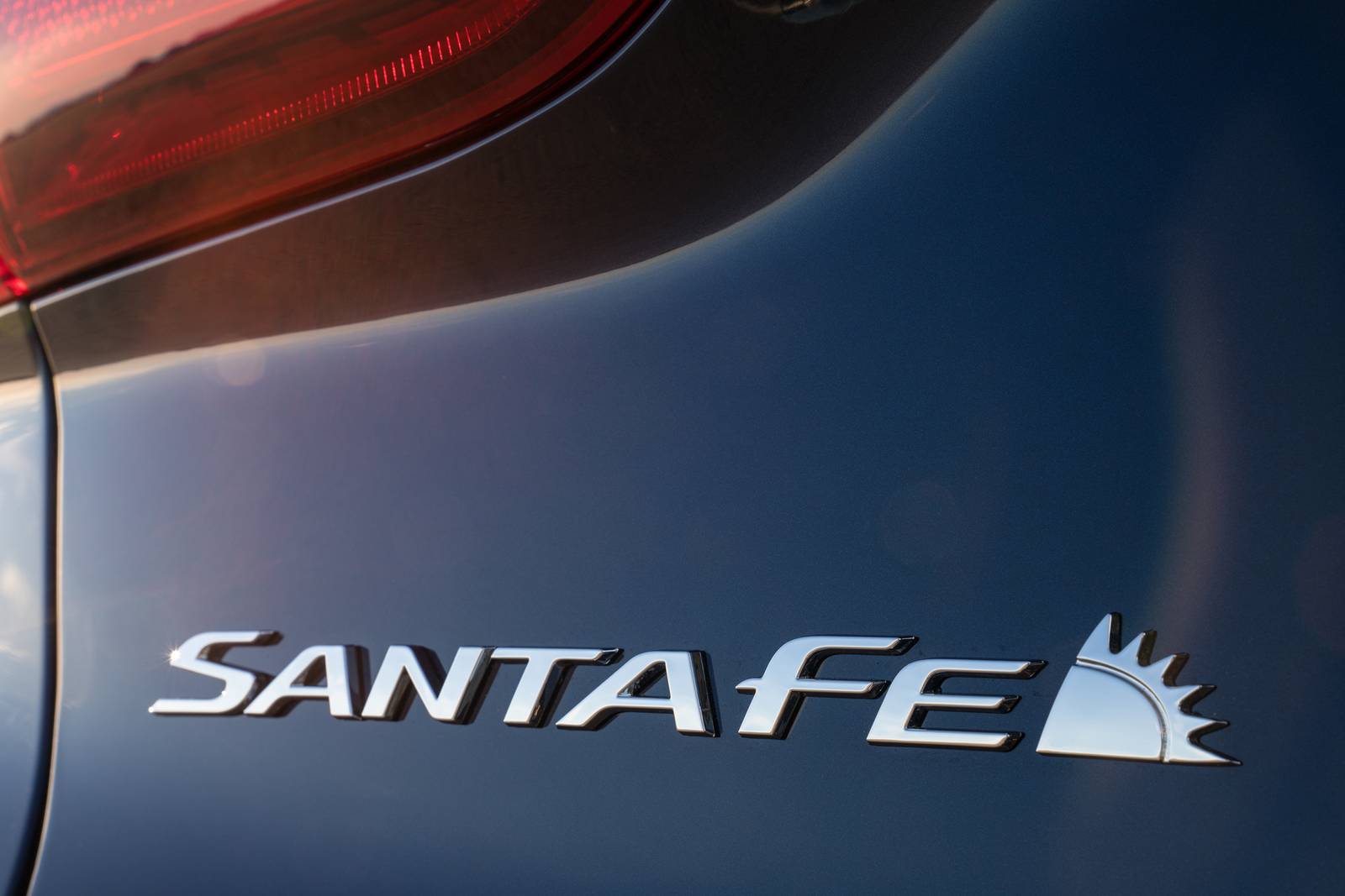 2020 Hyundai Santa Fe — OEM photo 4