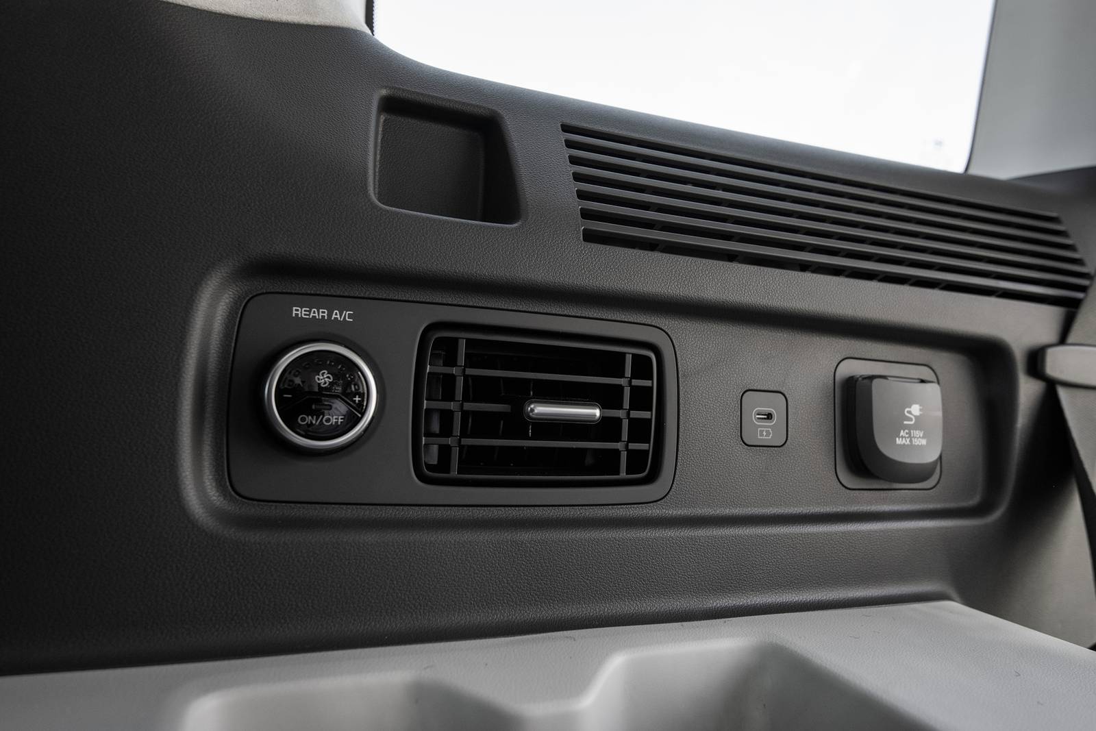 2024 Hyundai Santa Fe interior DETAIL