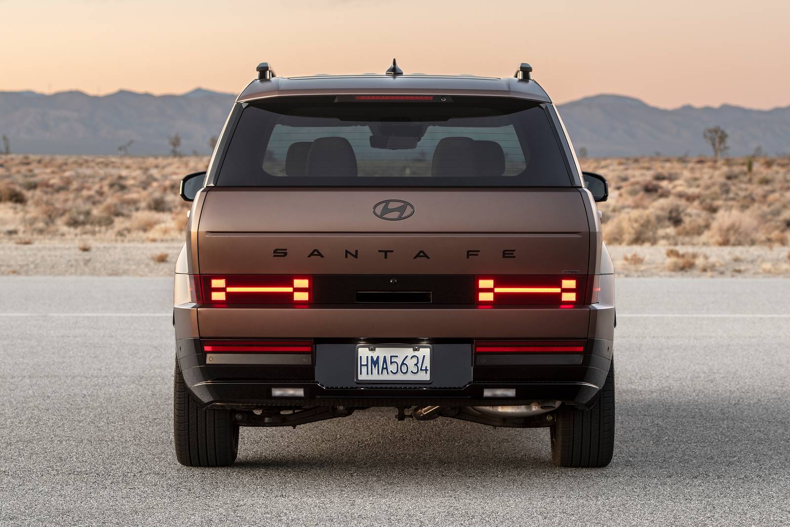 2025 Hyundai Santa Fe — OEM photo 3