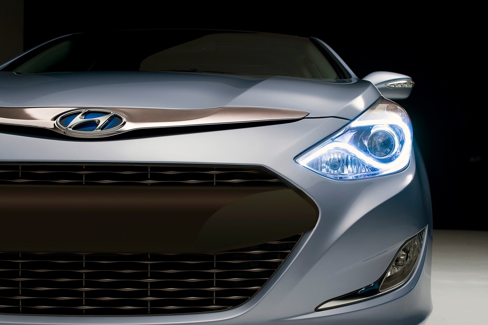 2013 Hyundai Sonata exterior FBDG