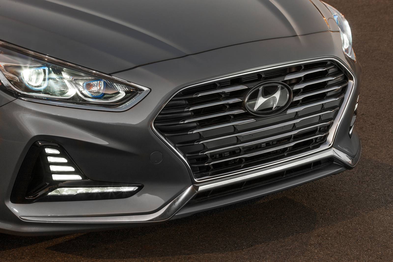 2018 Hyundai Sonata exterior FBDG