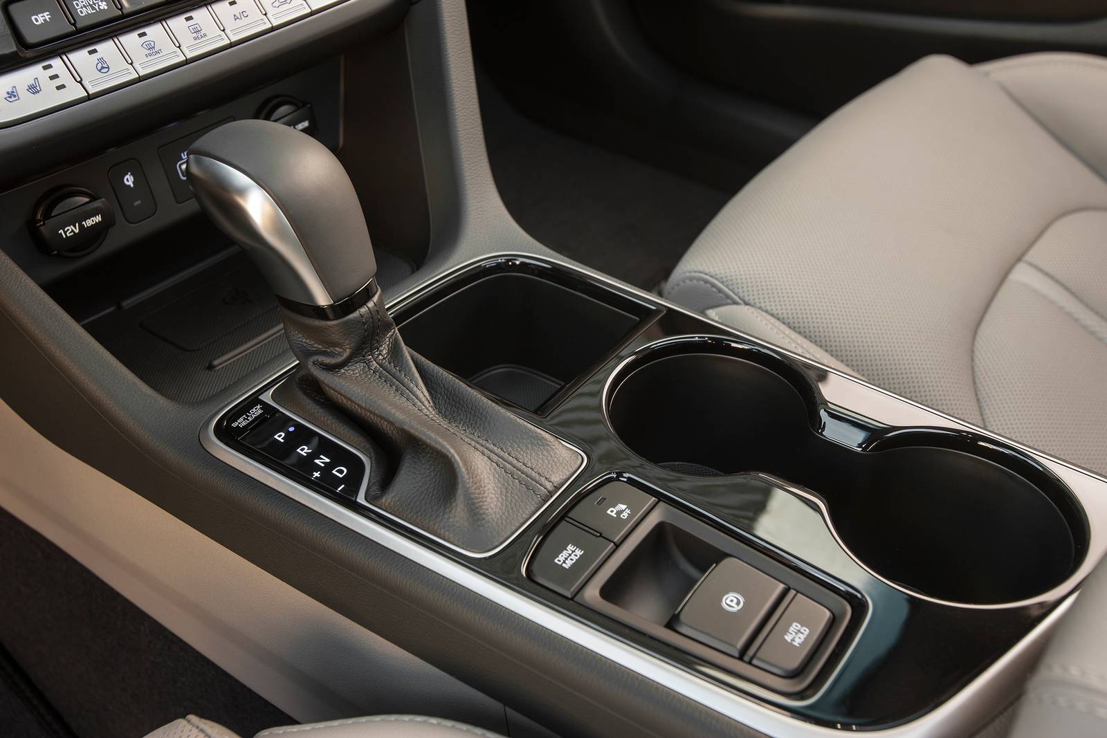 2018 Hyundai Sonata interior SHF