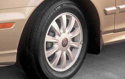 2004 Hyundai Sonata exterior W