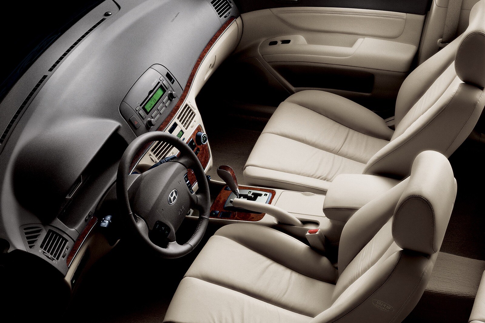 2007 Hyundai Sonata interior I
