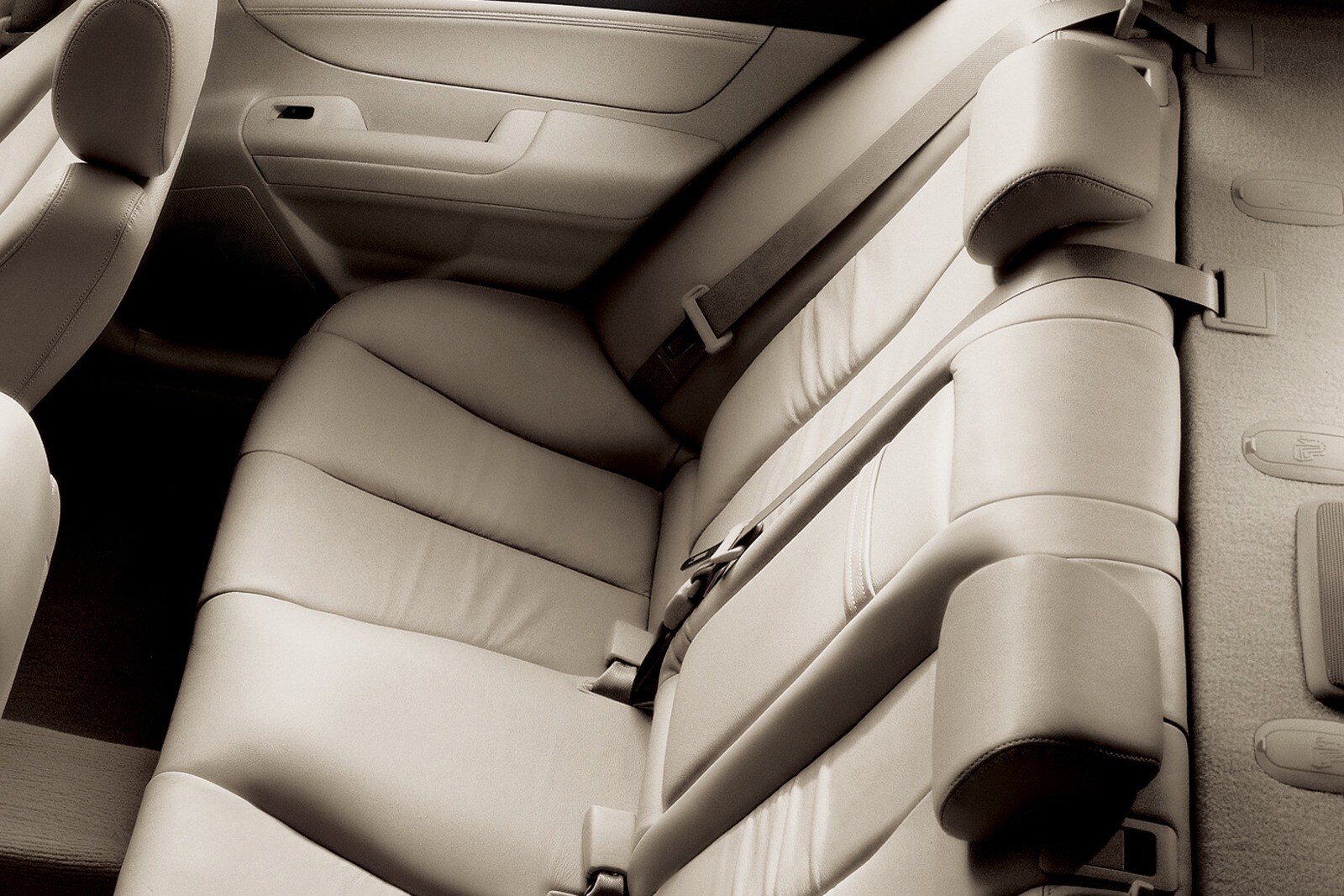 2007 Hyundai Sonata interior RI