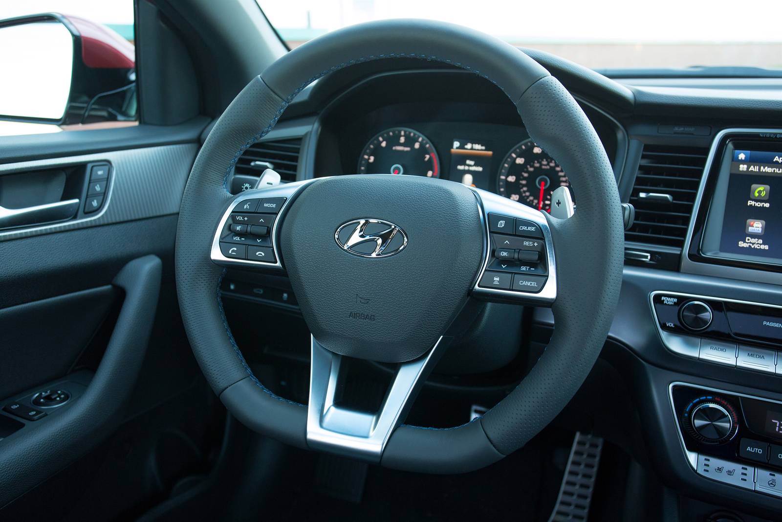2018 Hyundai Sonata interior SWD