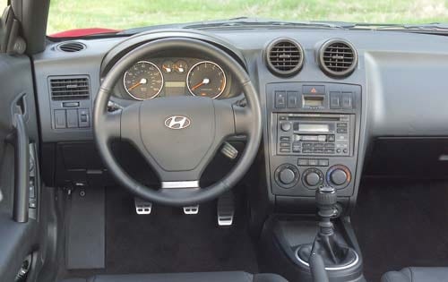 2003 Hyundai Tiburon interior D