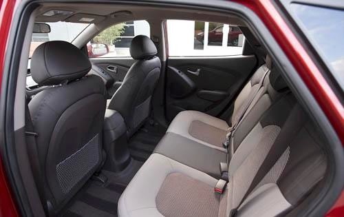 2012 Hyundai Tucson interior RI