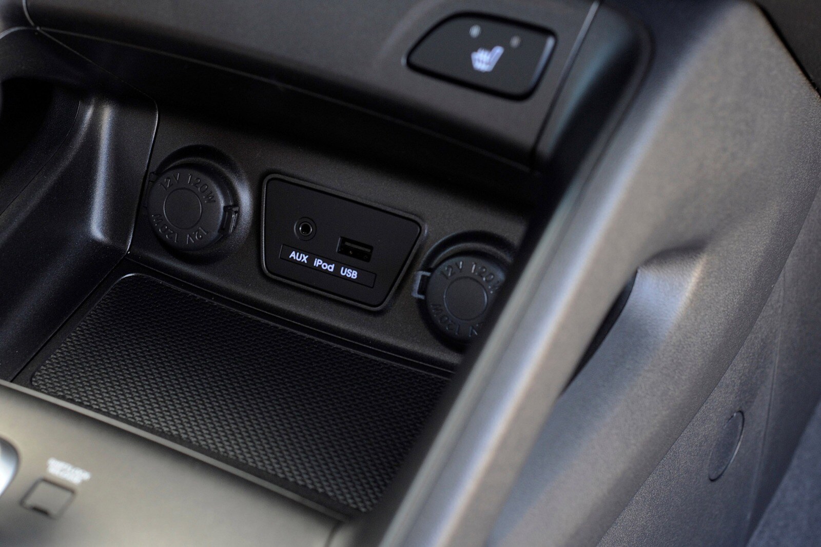 2014 Hyundai Tucson interior DETAIL