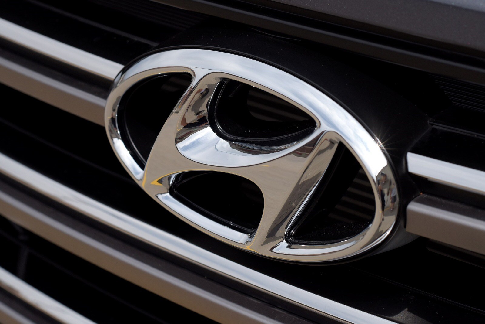 2016 Hyundai Tucson exterior FBDG