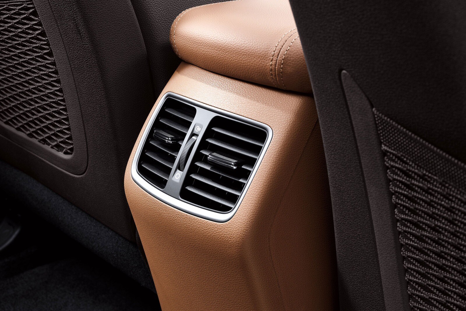 2017 Hyundai Tucson front safety DETAIL