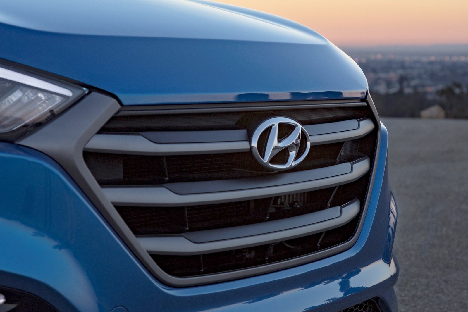 2017 Hyundai Tucson exterior FBDG