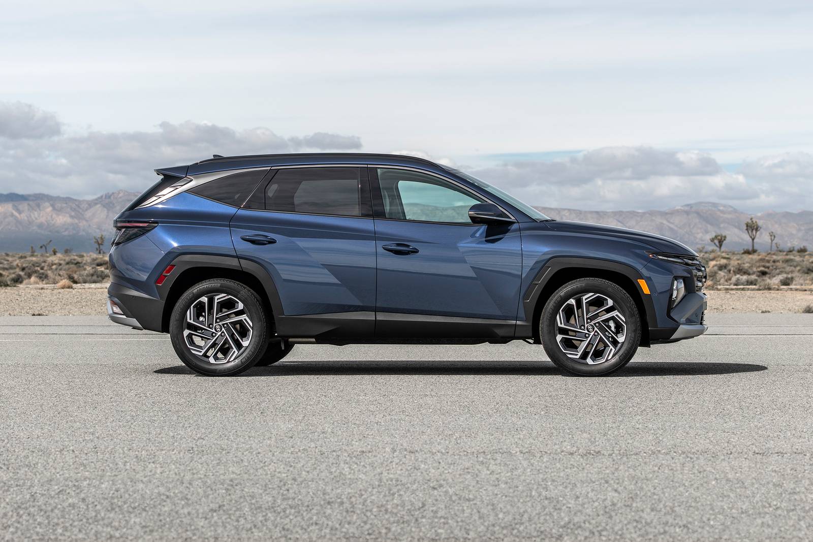 2025 Hyundai Tucson exterior S