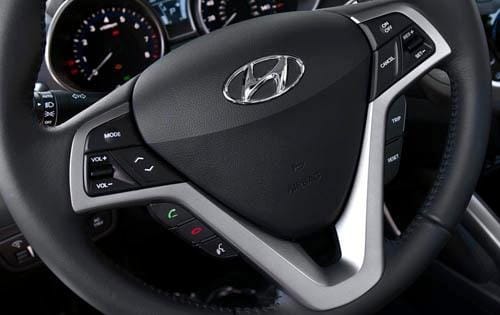 2012 Hyundai Veloster front safety DETAIL