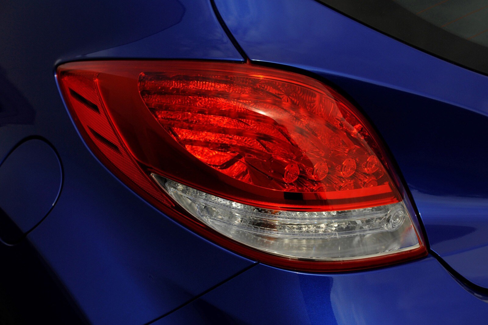 2015 Hyundai Veloster exterior EDETAIL