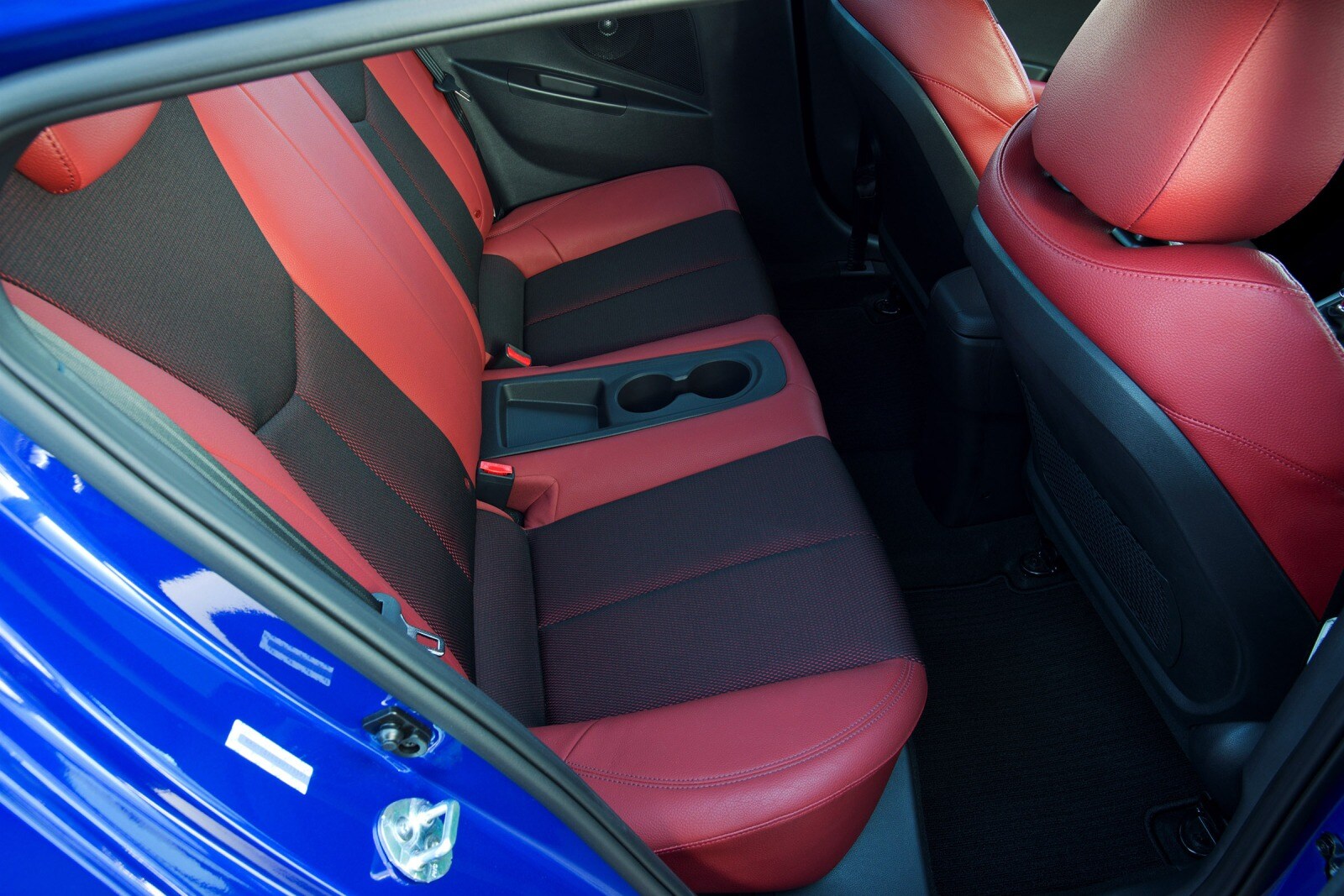 2016 Hyundai Veloster interior RI