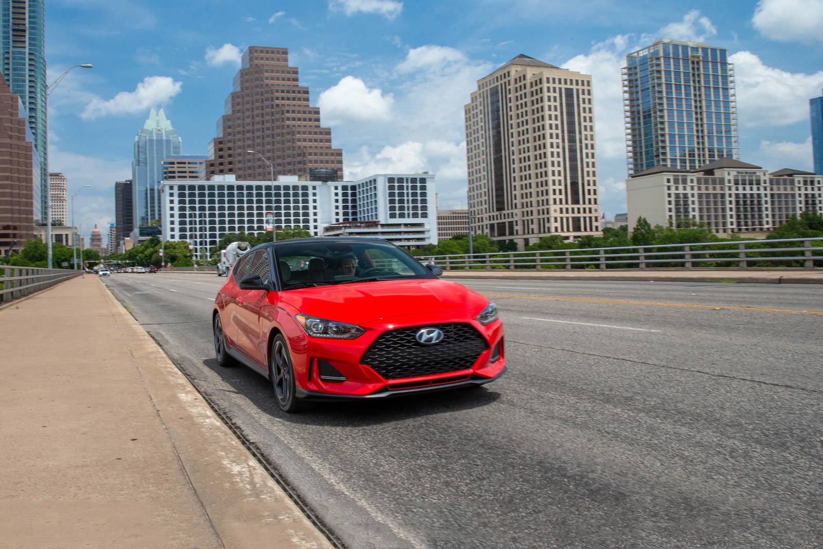 2019 Hyundai Veloster exterior LIFE1