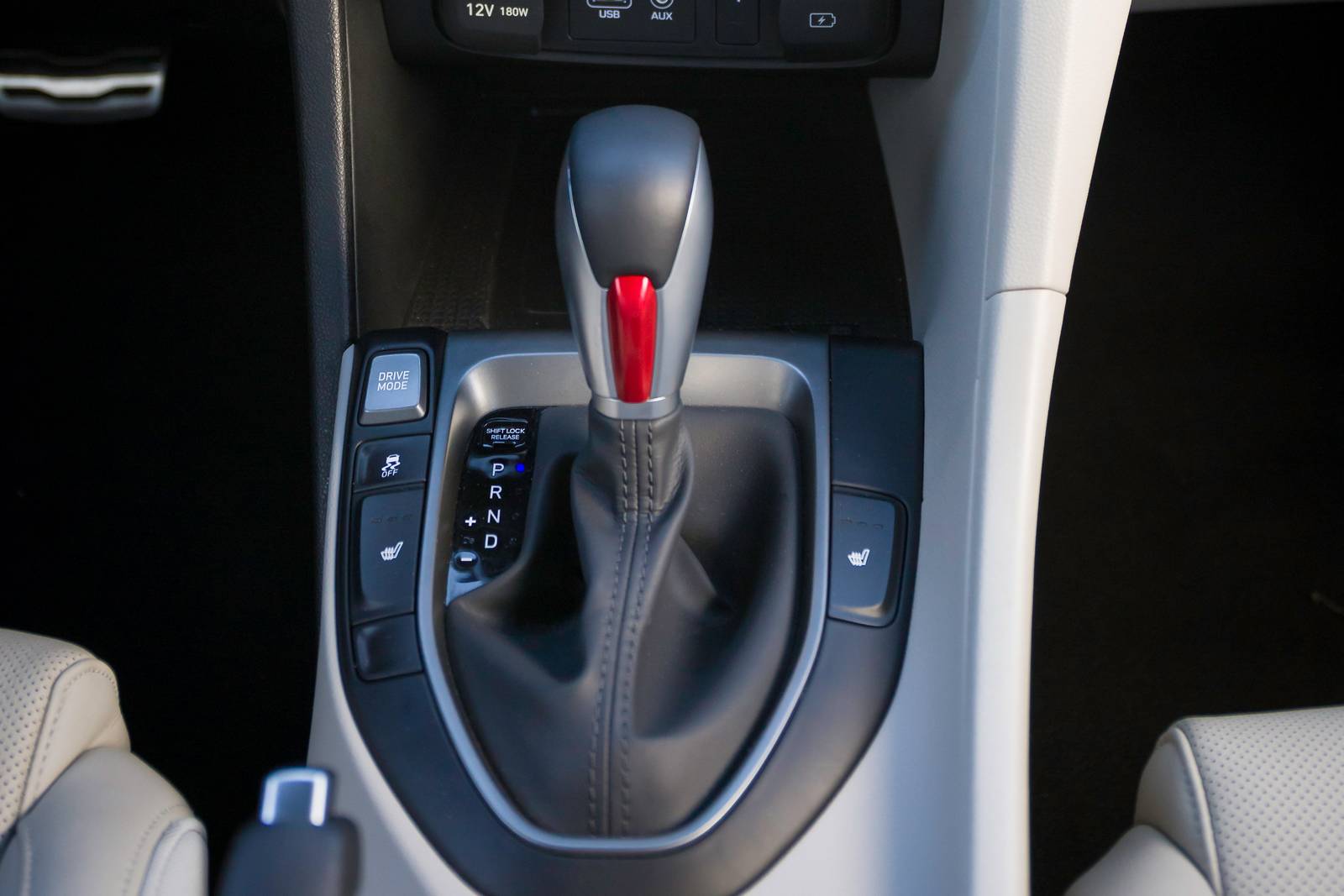 2019 Hyundai Veloster interior SHF