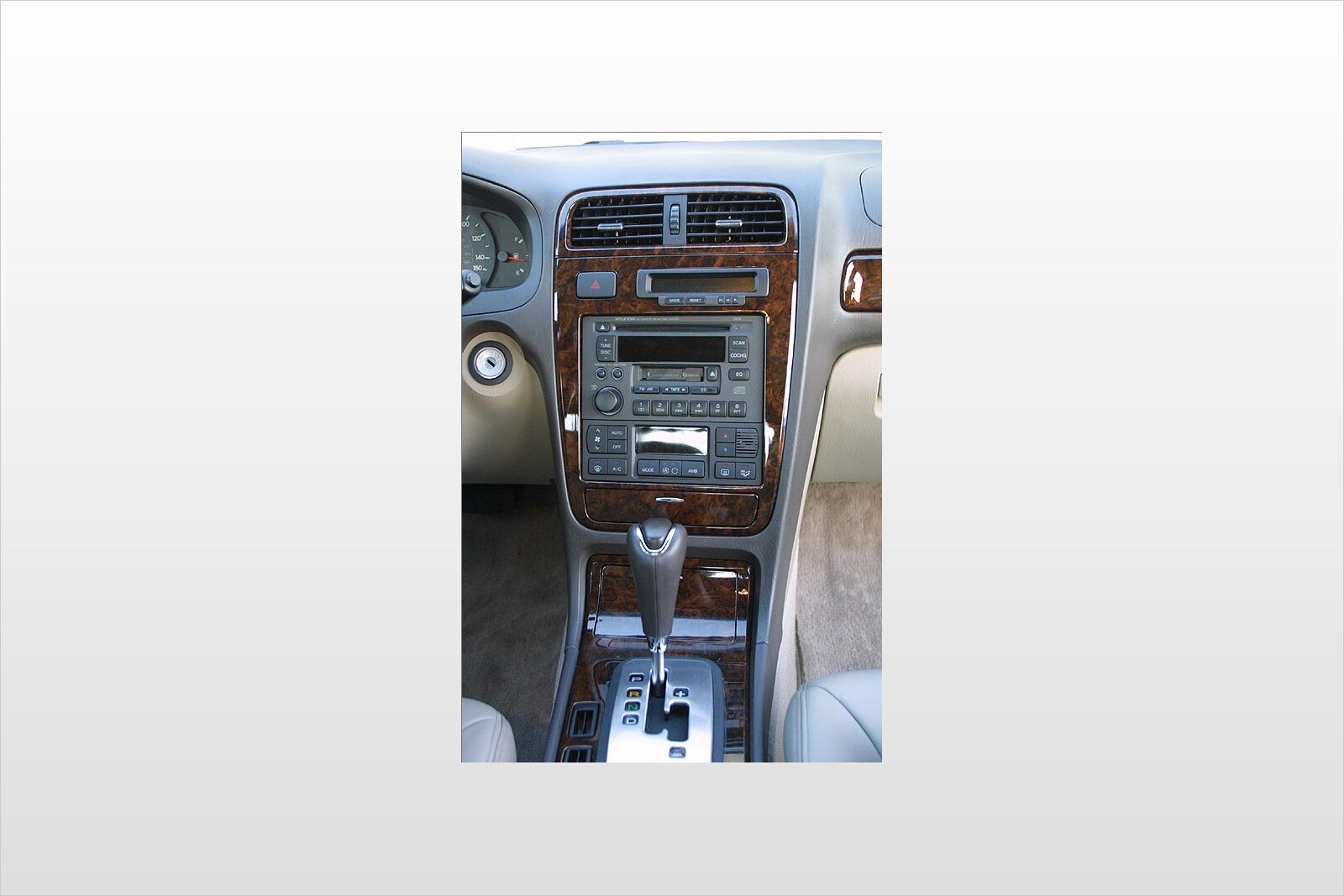 2002 Hyundai XG350 interior CC