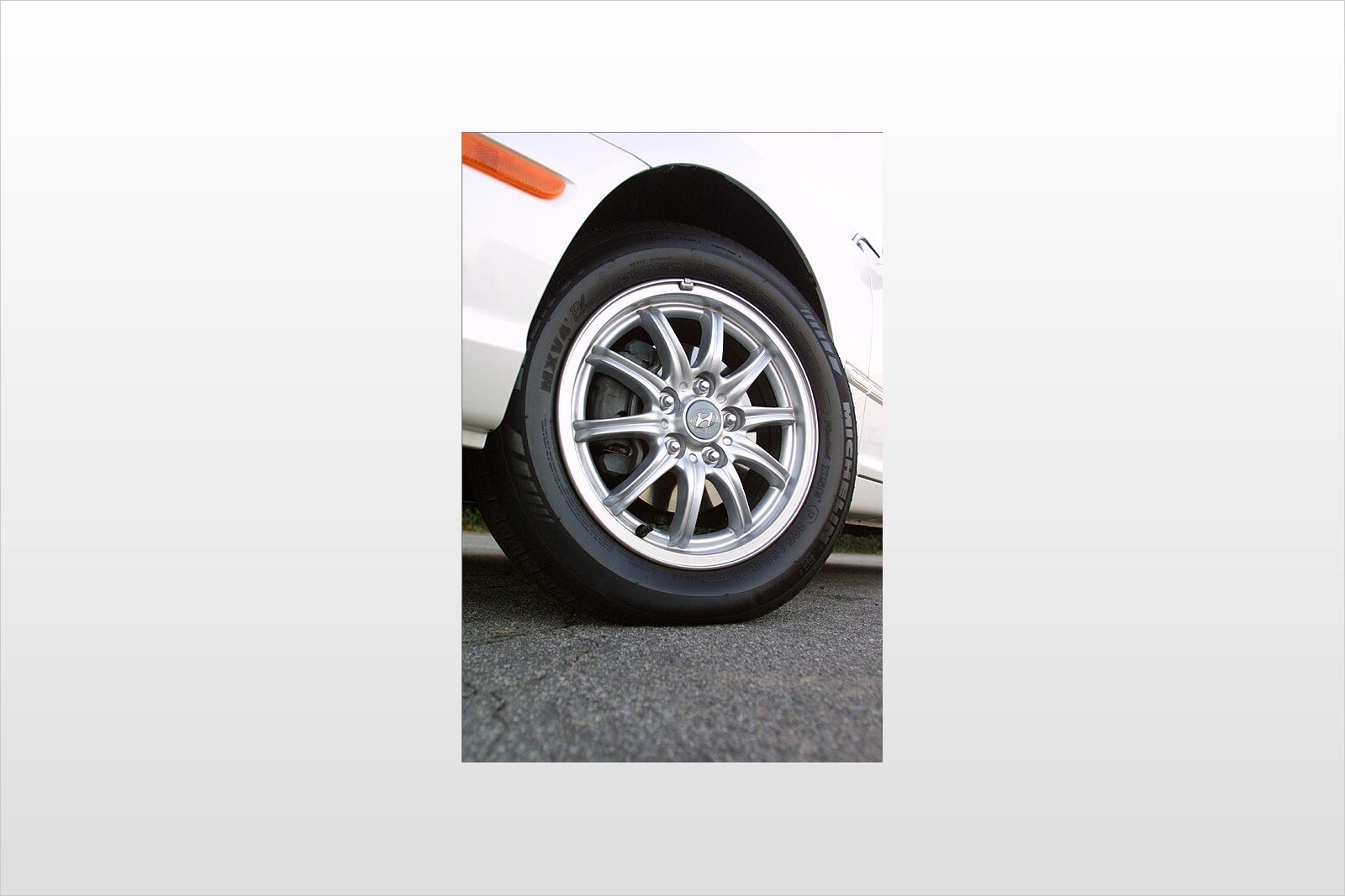 2002 Hyundai XG350 — OEM photo 3
