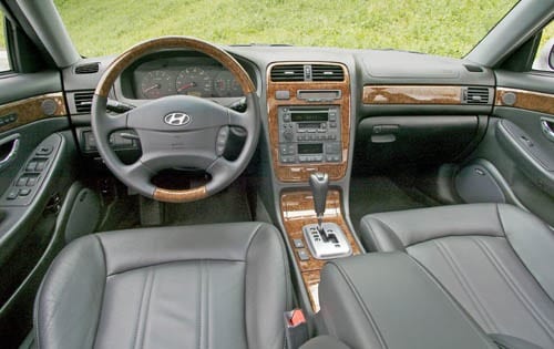 2004 Hyundai XG350 interior I