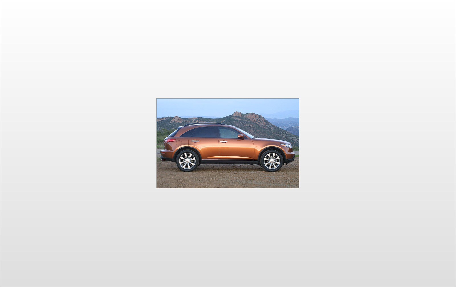 2004 INFINITI FX45 4dr SUV Exterior