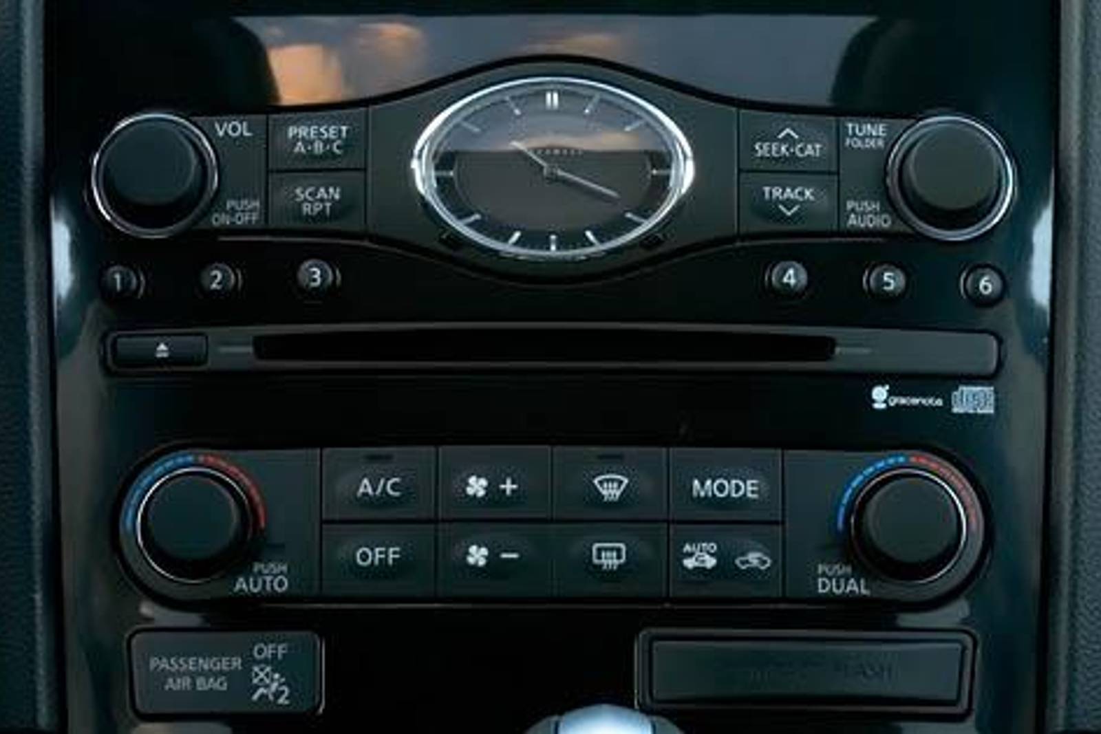 2010 INFINITI FX50 interior CC