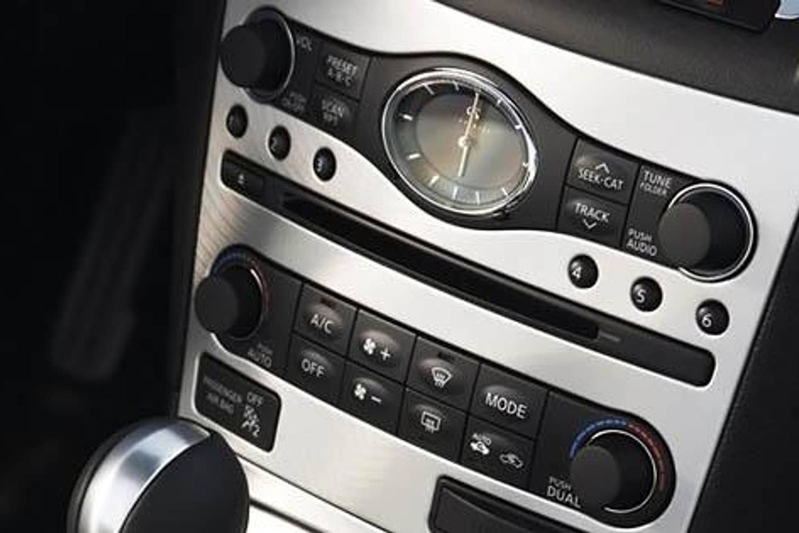 2012 INFINITI G Convertible interior CC