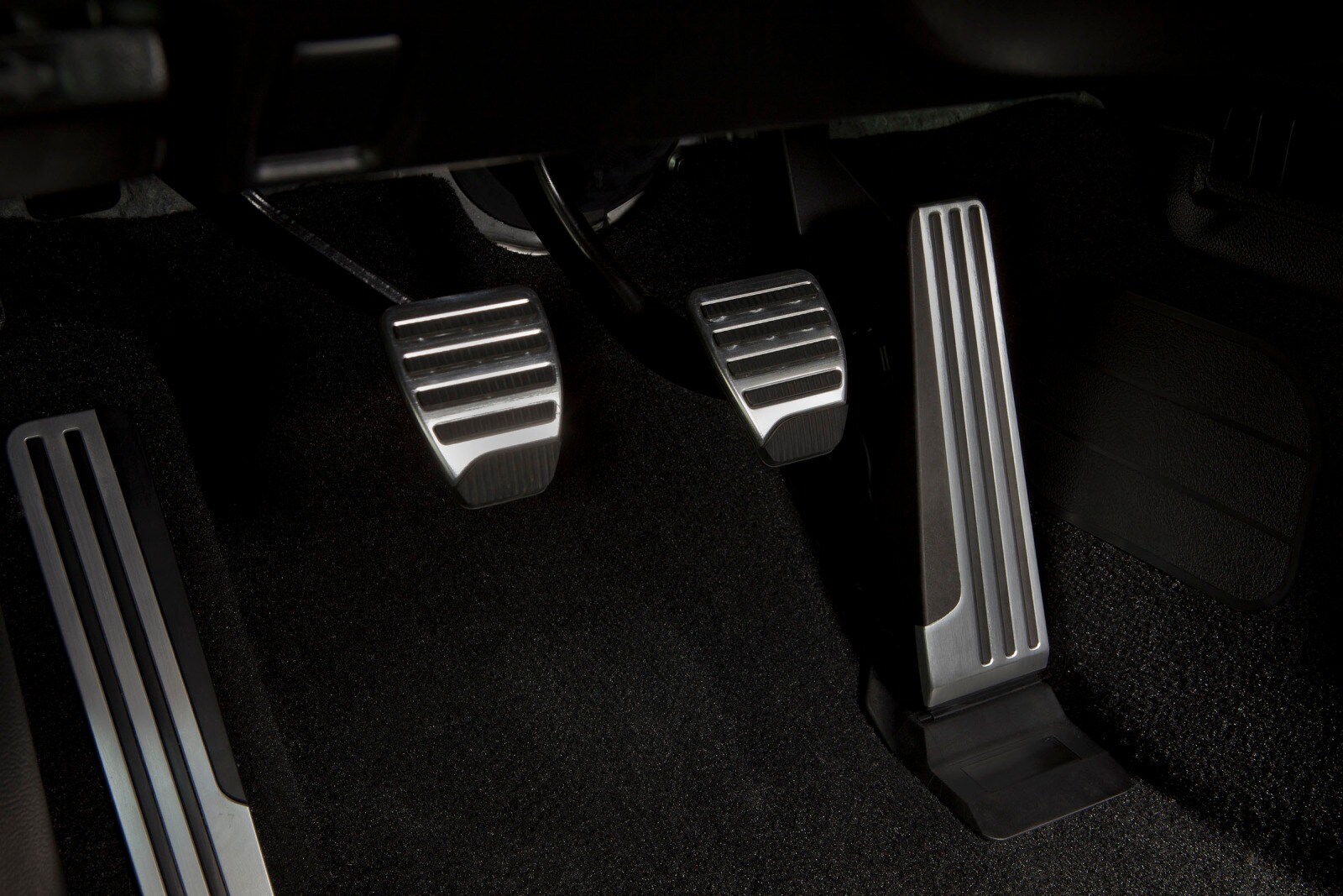 2013 INFINITI G Convertible interior DETAIL