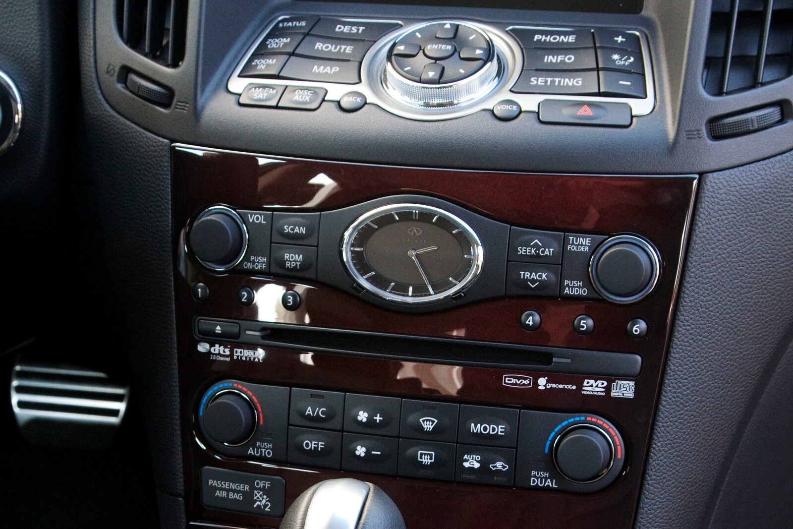 2012 INFINITI G Sedan interior CC