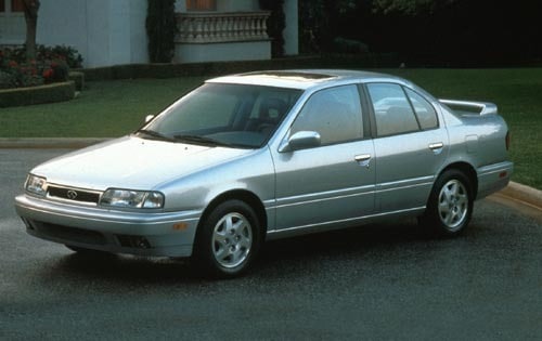 1995 INFINITI G20 Sedan Exterior