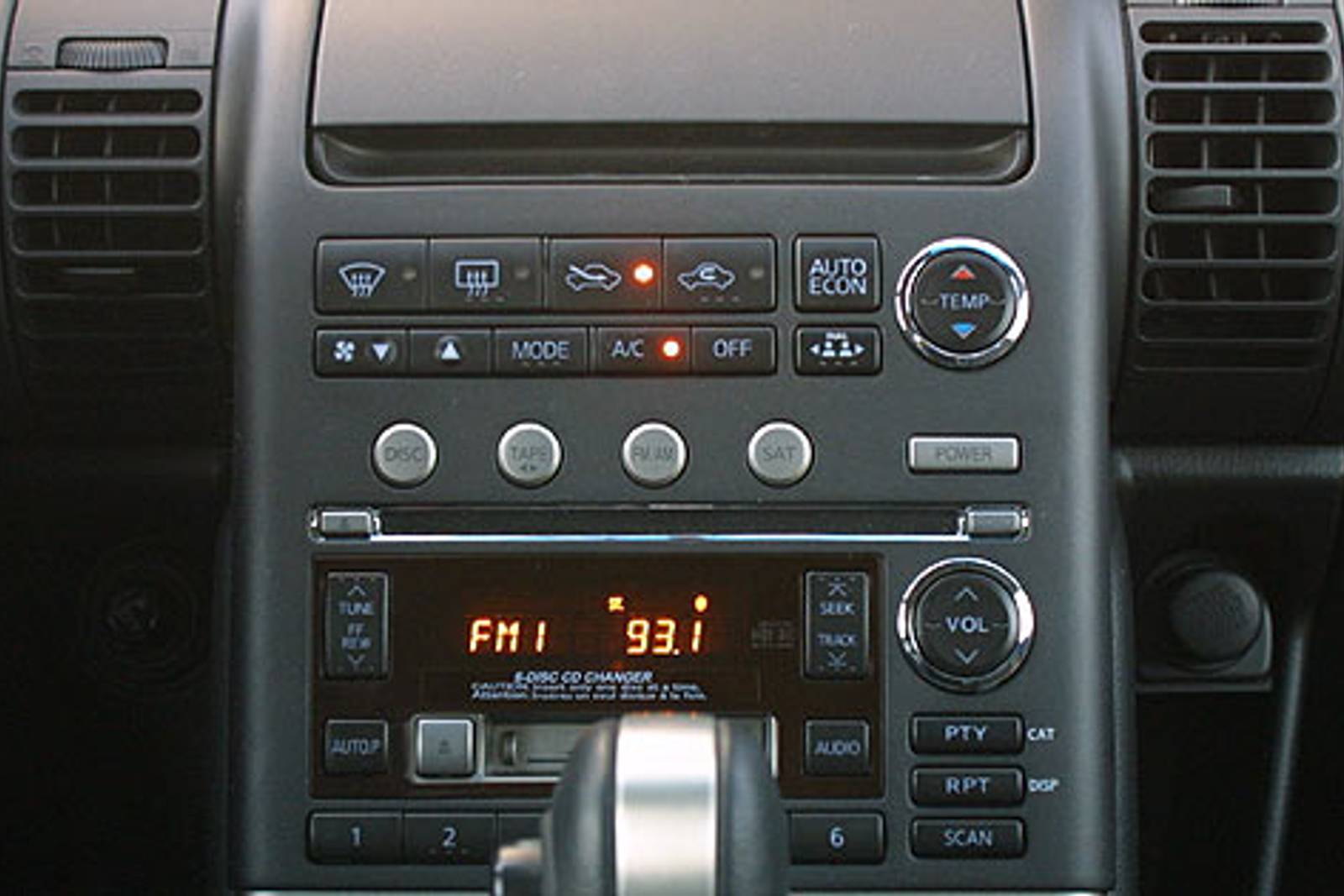 2003 INFINITI G35 interior CC