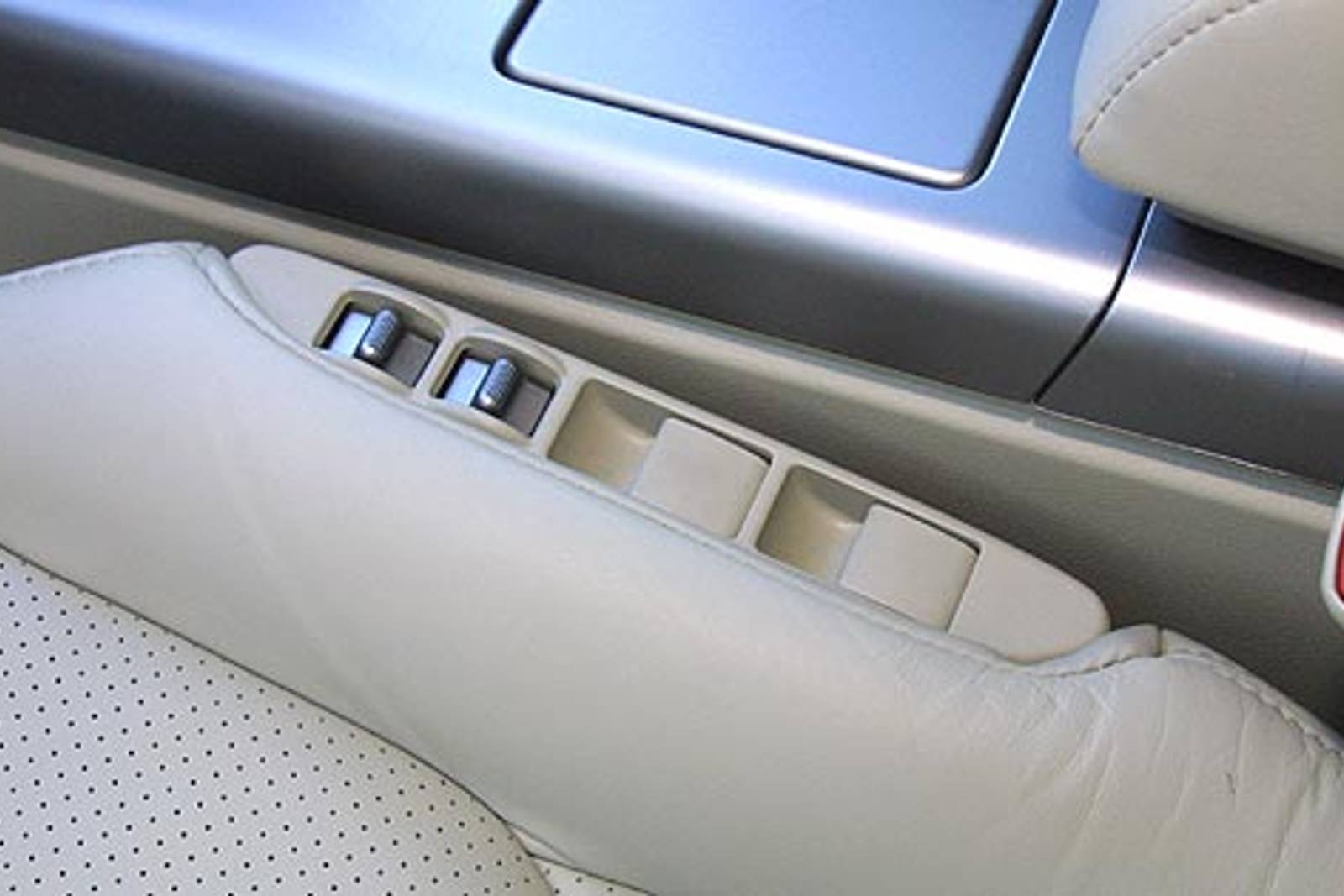 2003 INFINITI G35 interior DETAIL