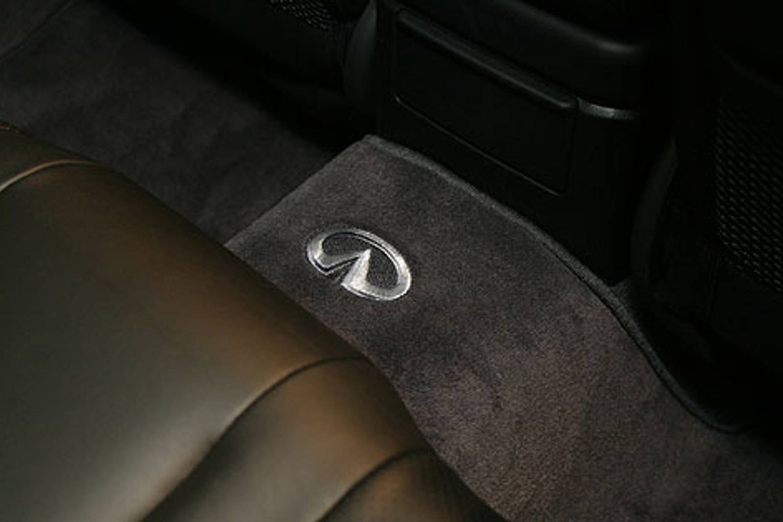 2004 INFINITI G35 interior DETAIL