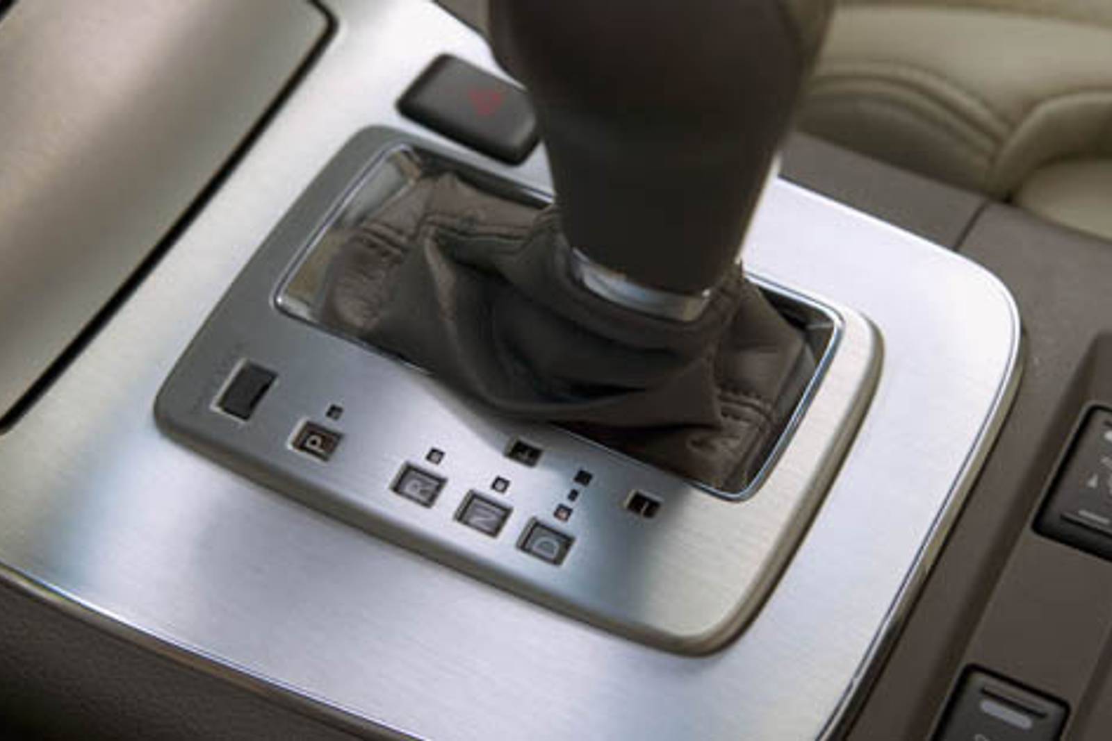 2005 Infiniti G35 interior SHF