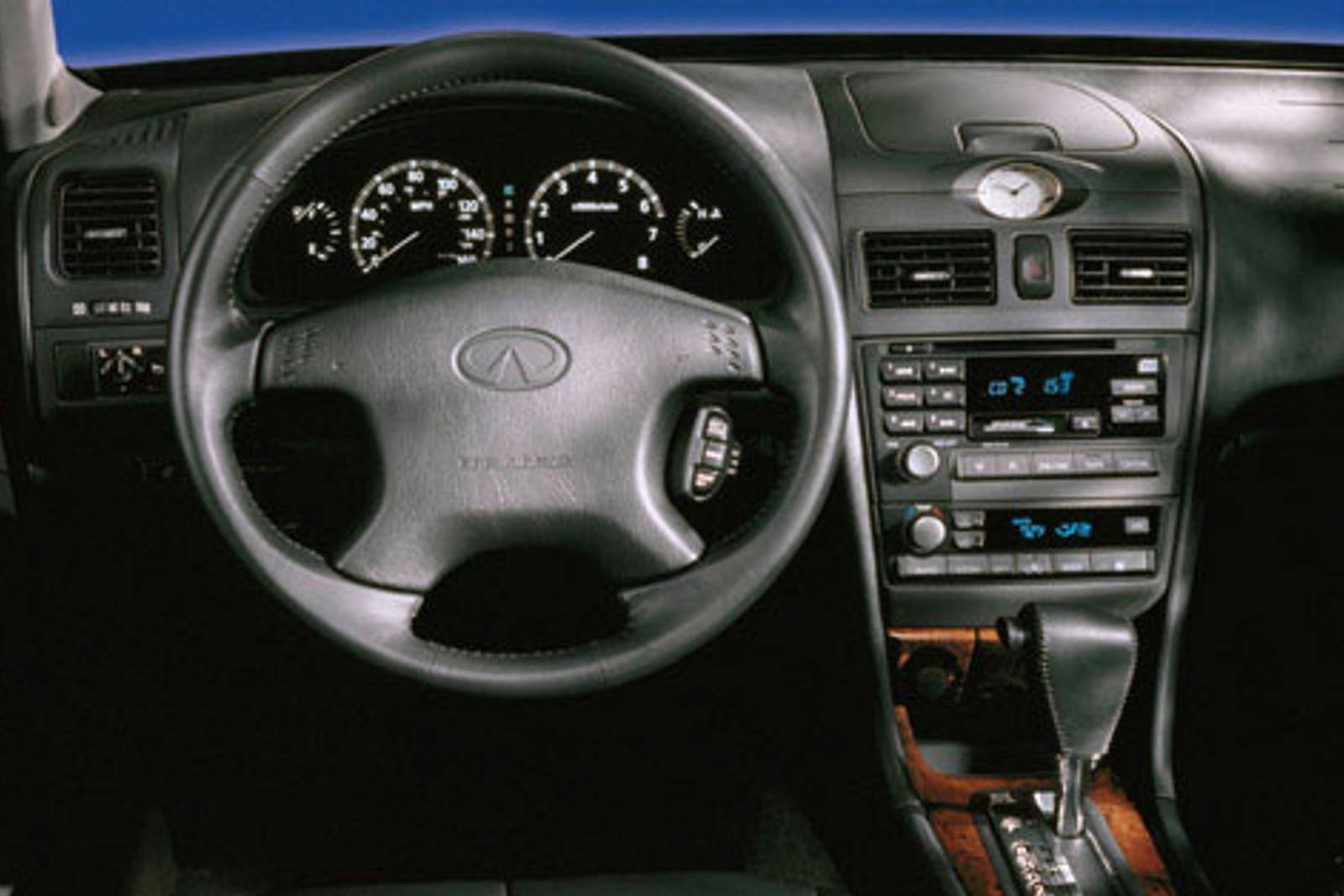 2000 INFINITI I30 interior D