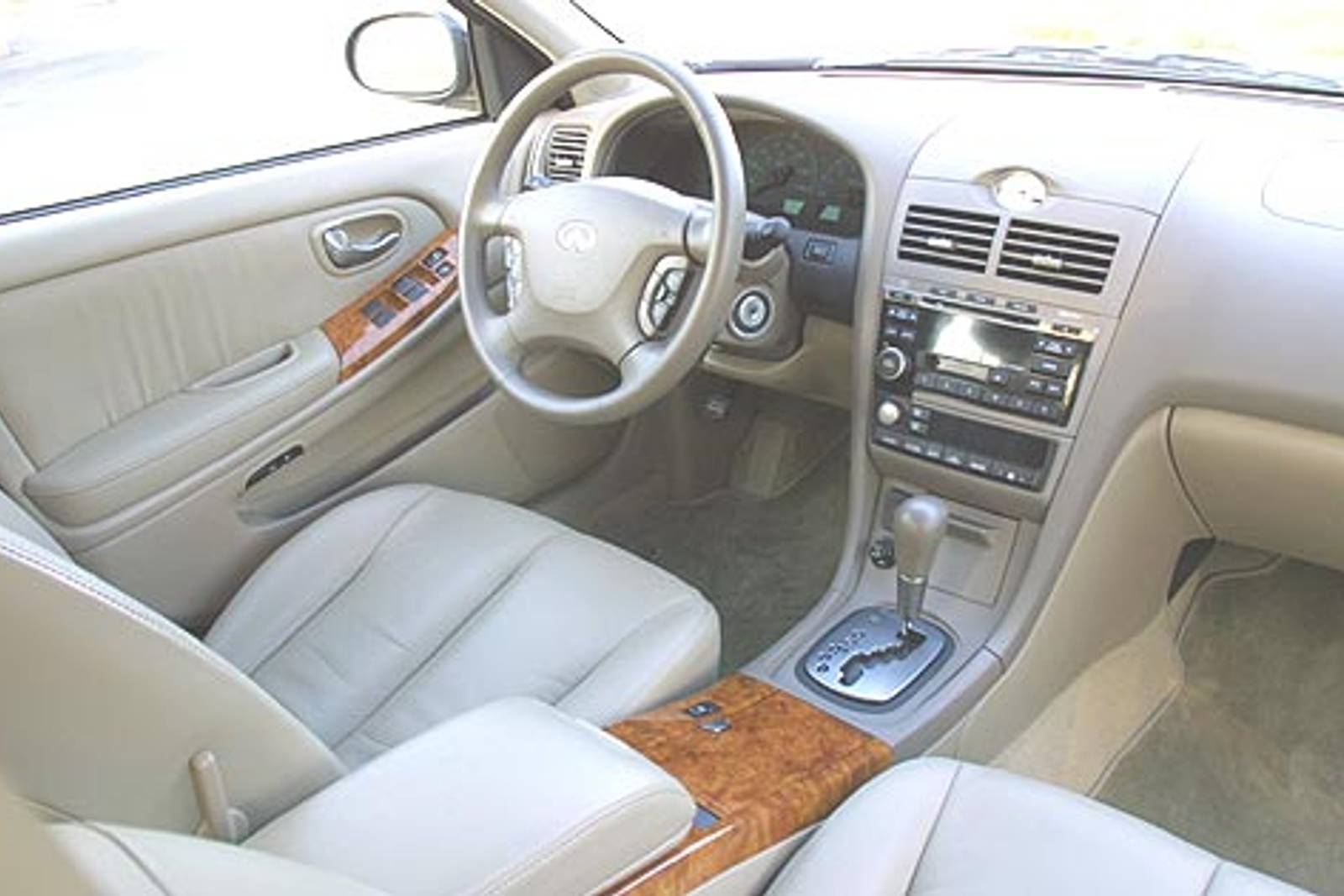 2002 INFINITI I35 interior I