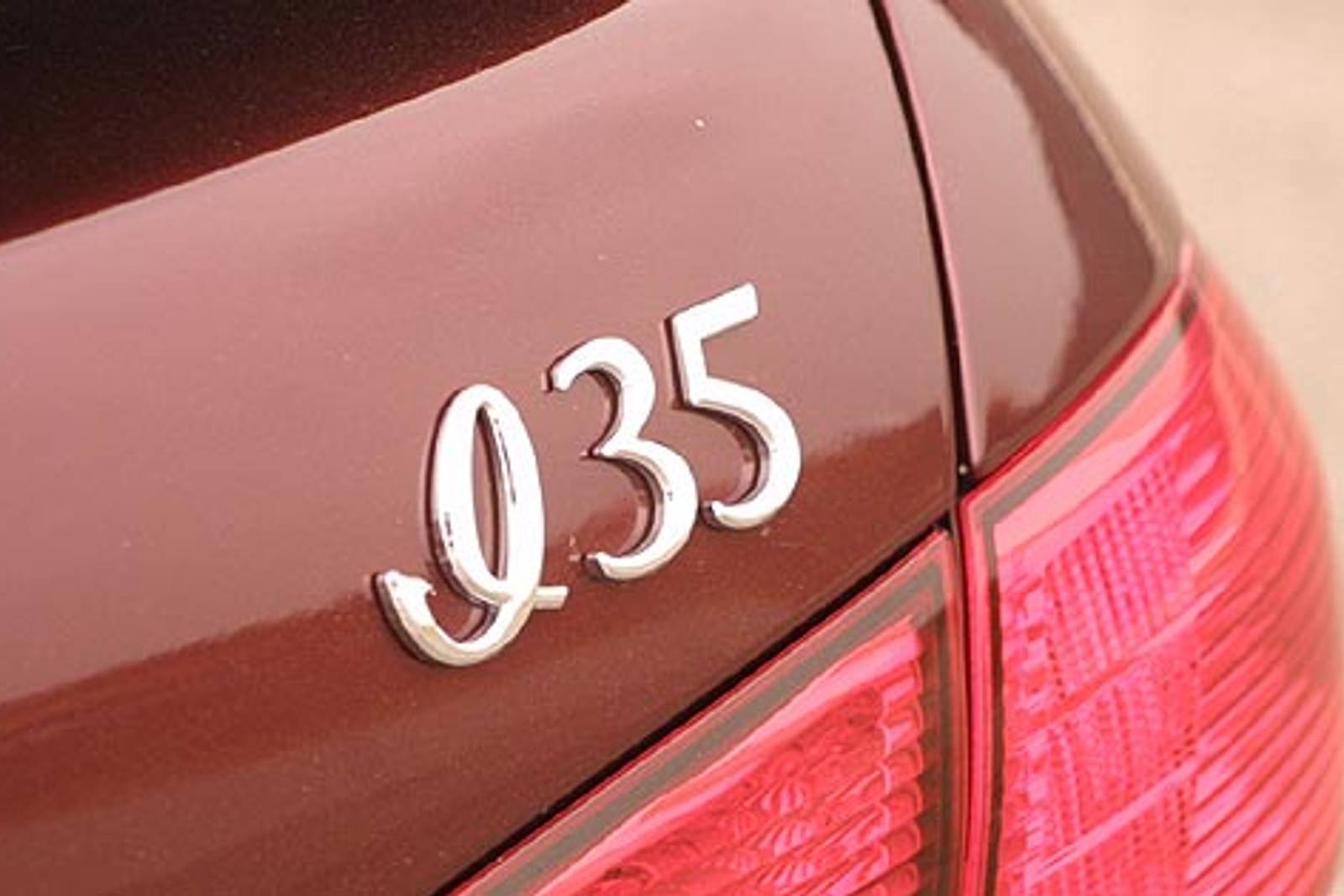 2002 INFINITI I35 exterior RBDG