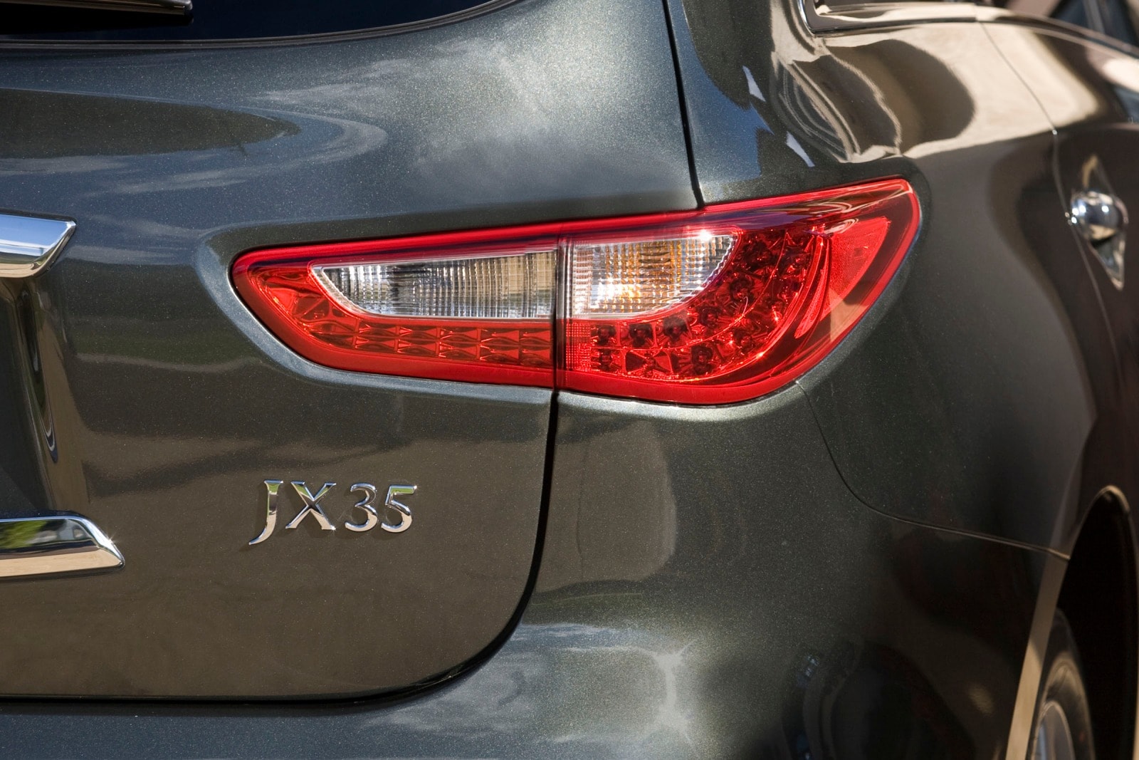 2013 INFINITI JX exterior RBDG