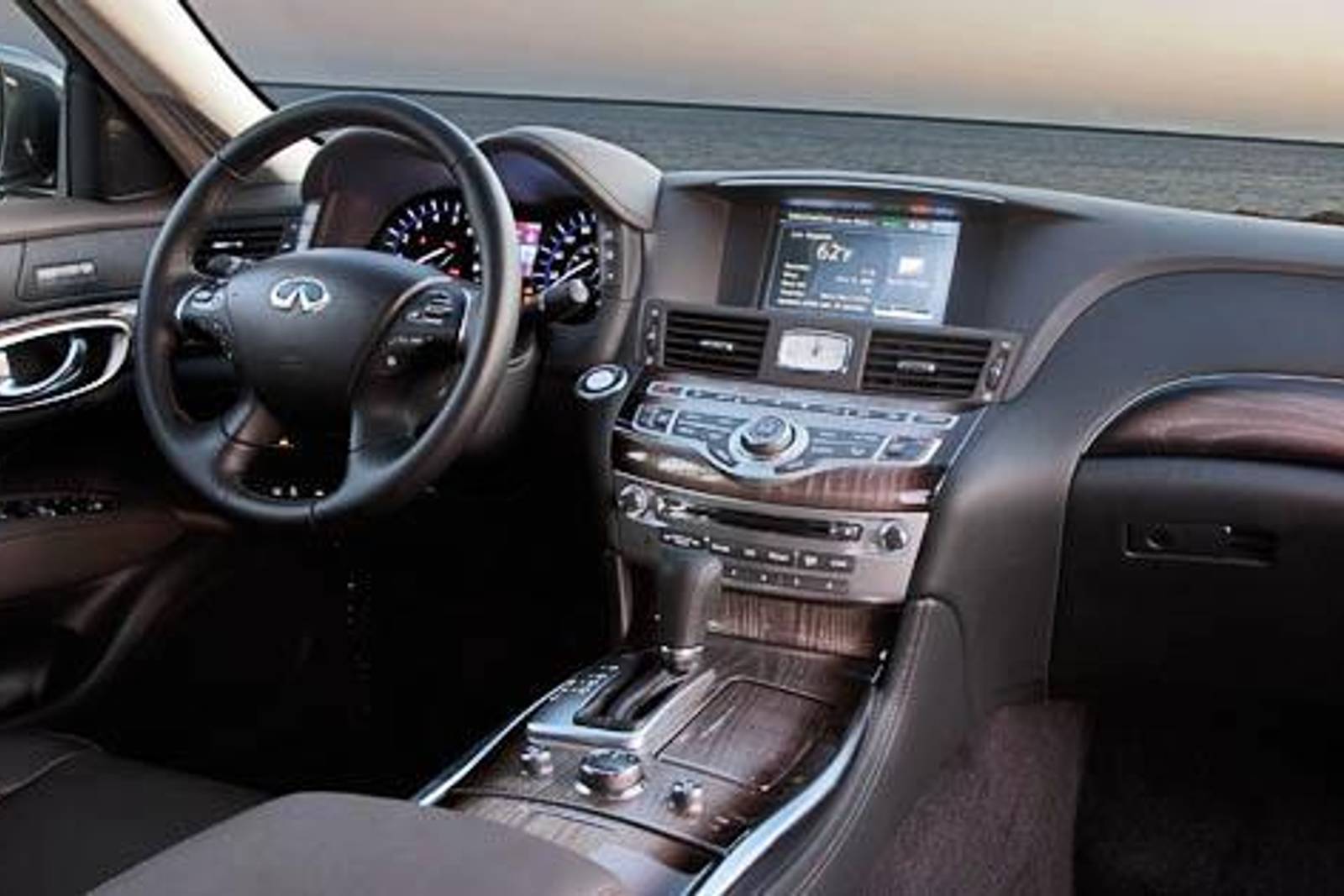 2012 INFINITI M interior D