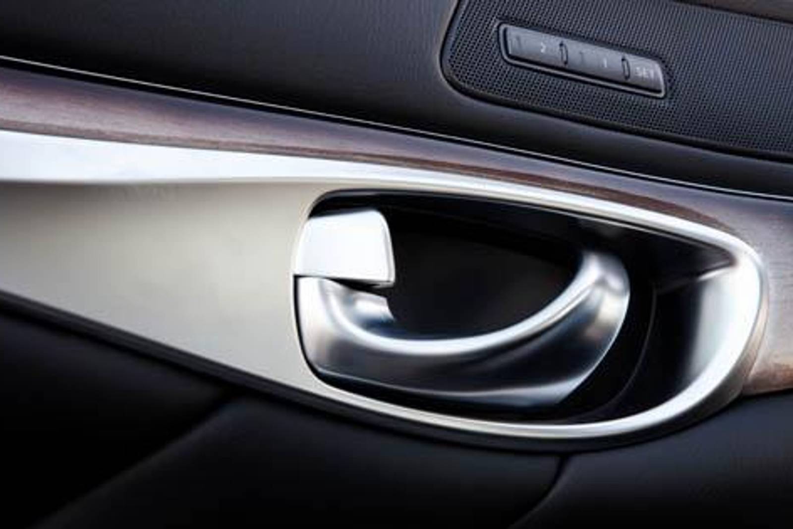 2012 INFINITI M interior DETAIL