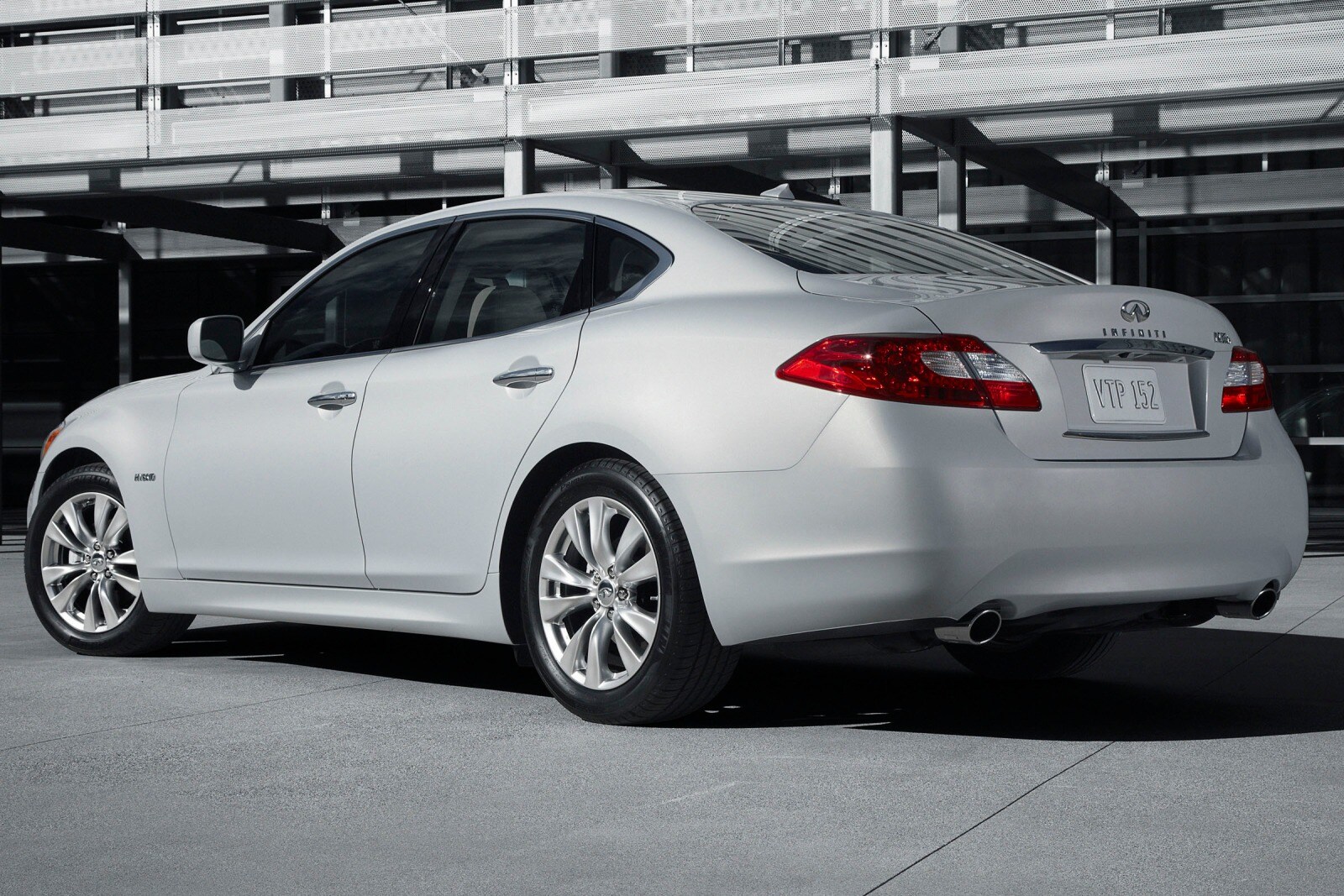 2013 INFINITI M exterior FQ
