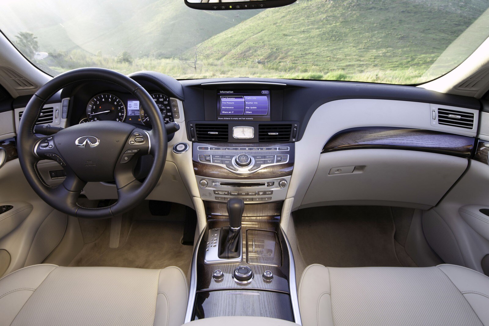 2013 INFINITI M interior D
