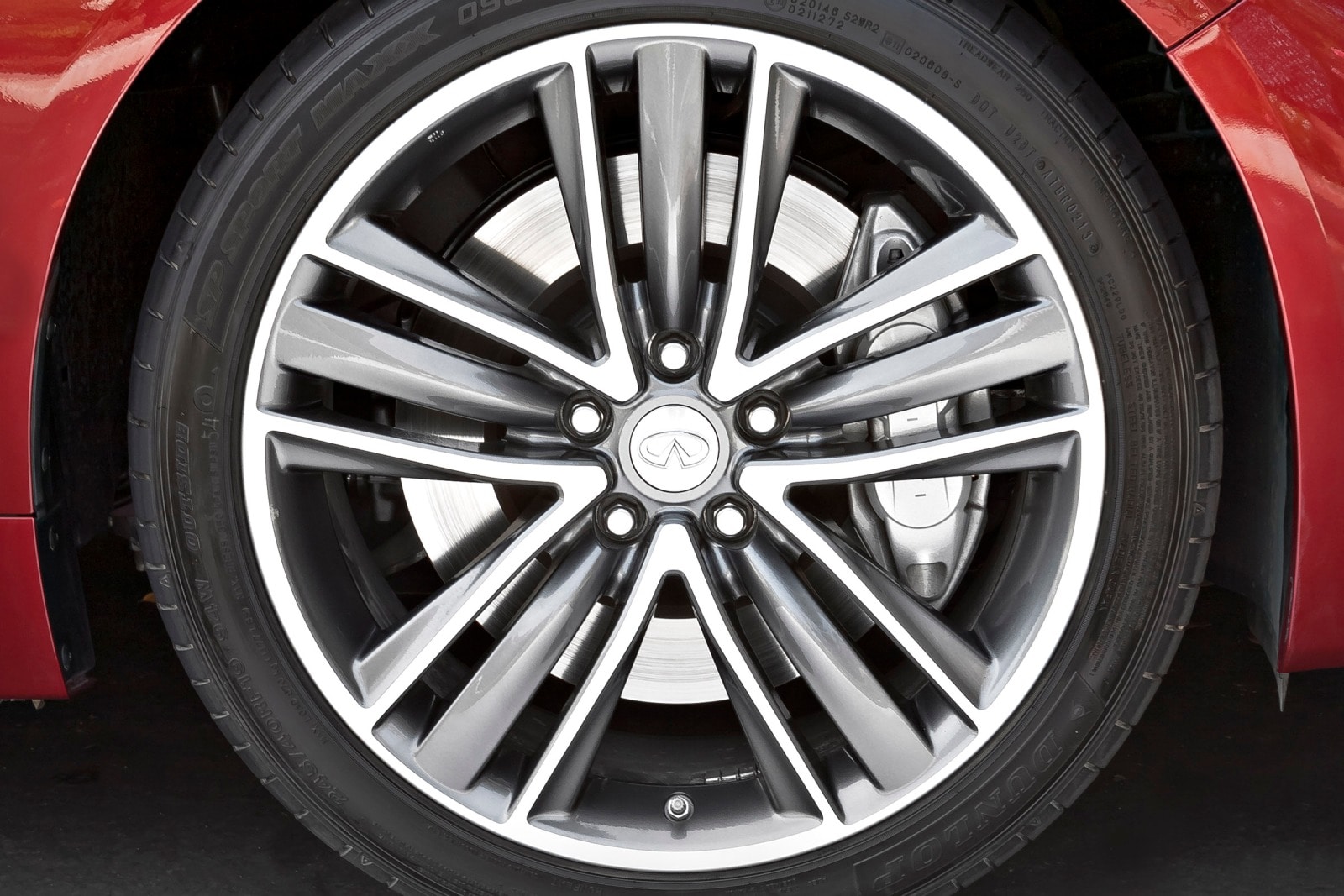 2015 Infiniti Q50 exterior W