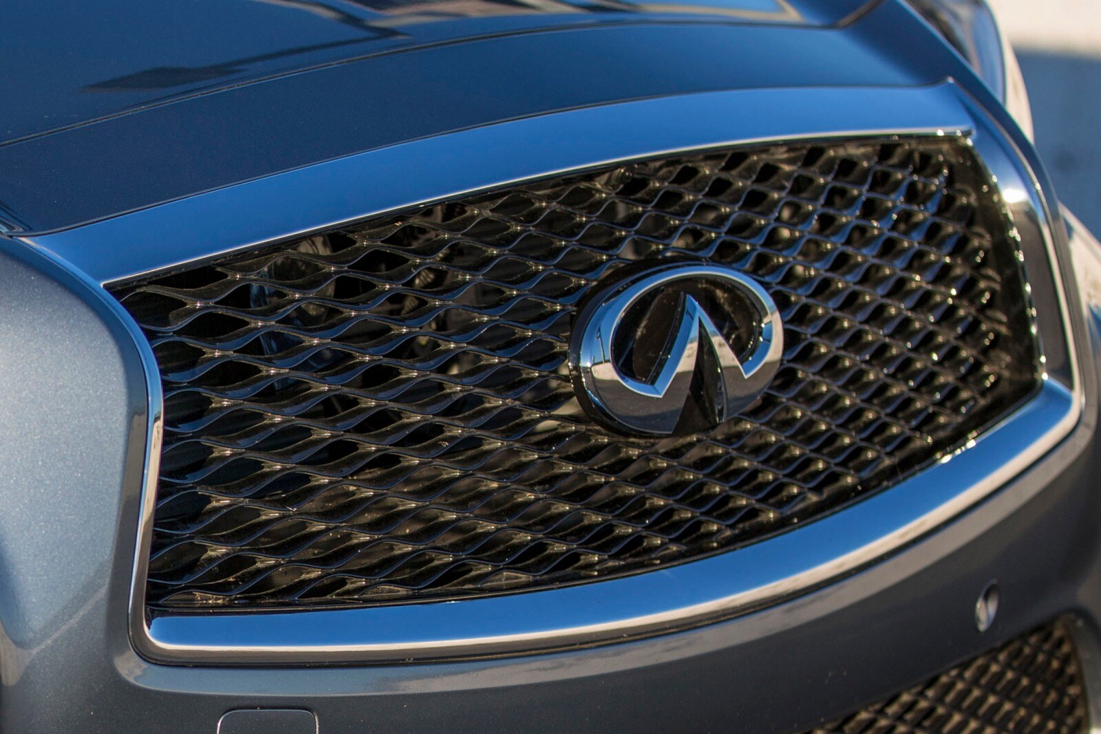 2015 Infiniti Q50 front safety FBDG