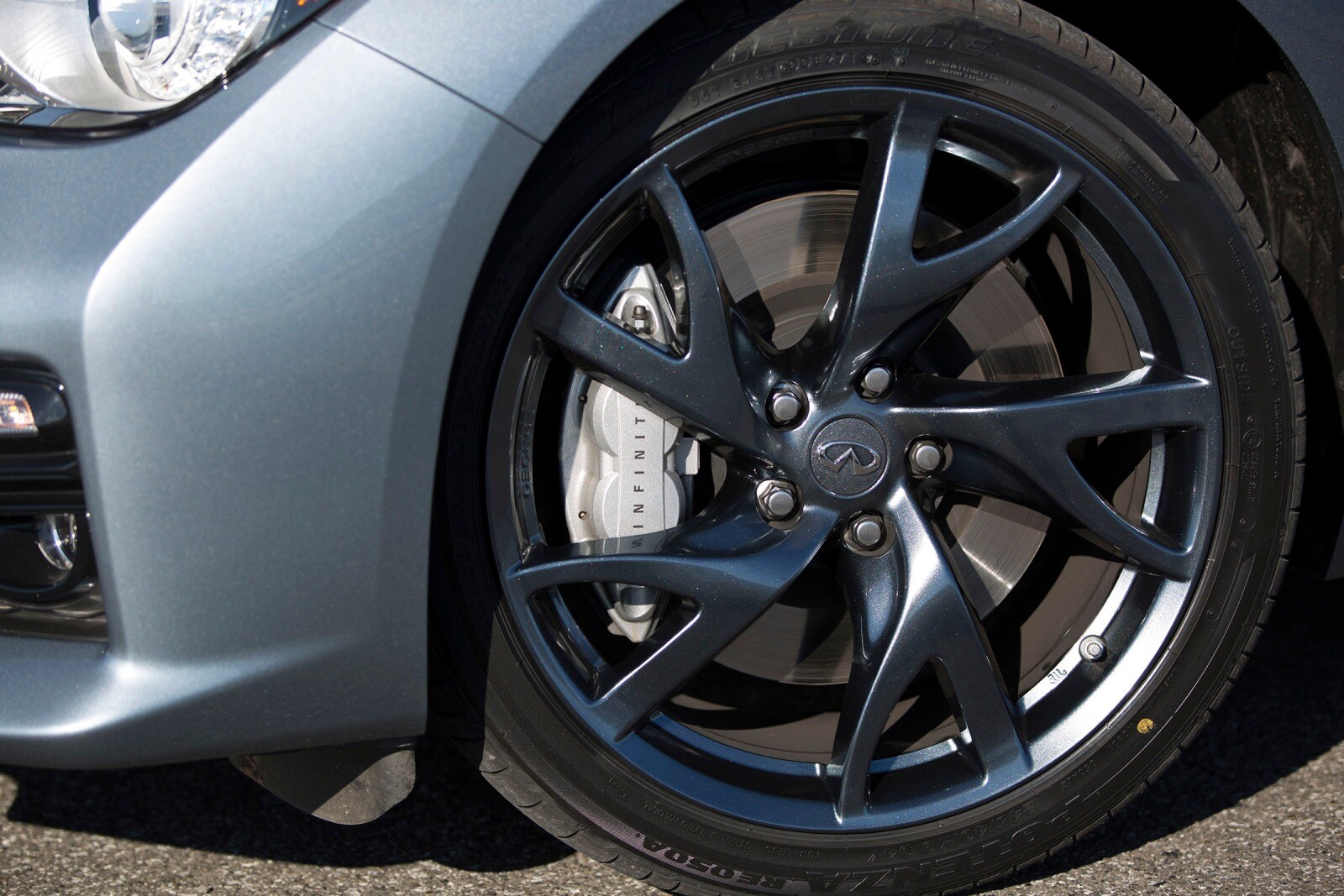 2015 Infiniti Q50 exterior W