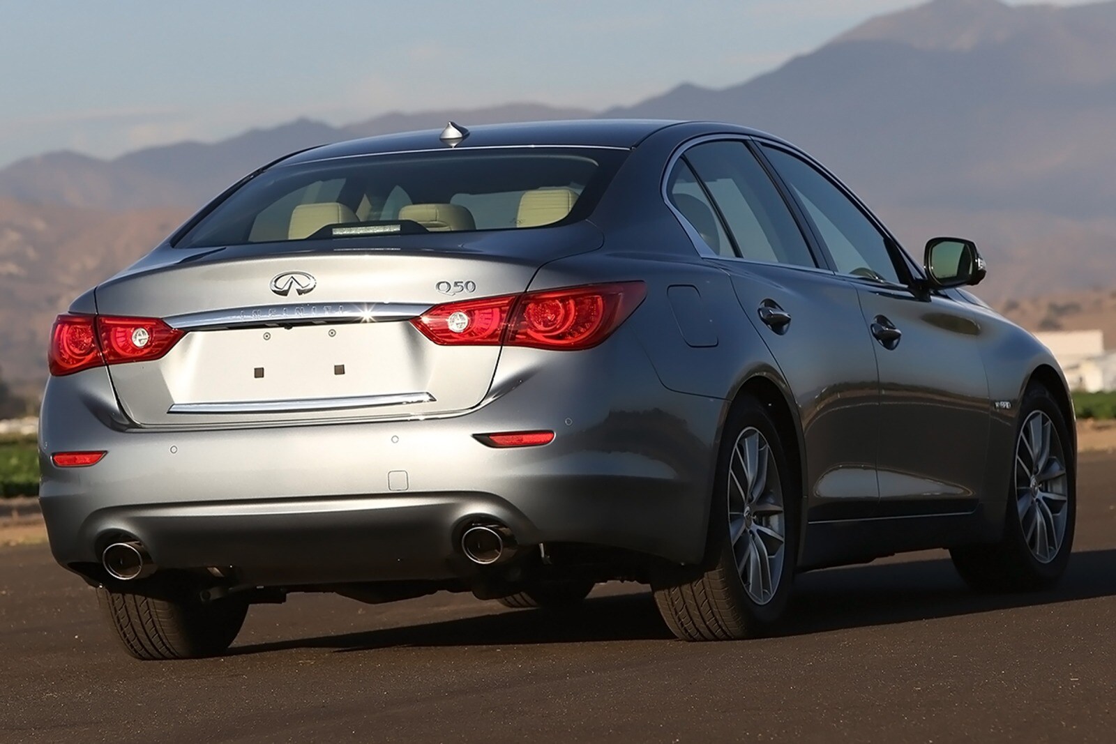 2016 Infiniti Q50 exterior F