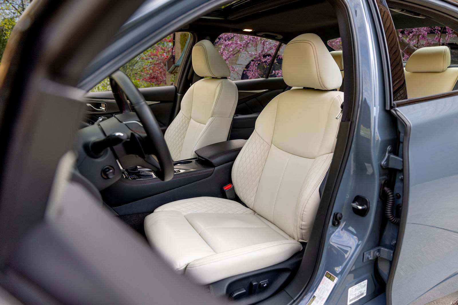 2023 INFINITI Q50 interior I