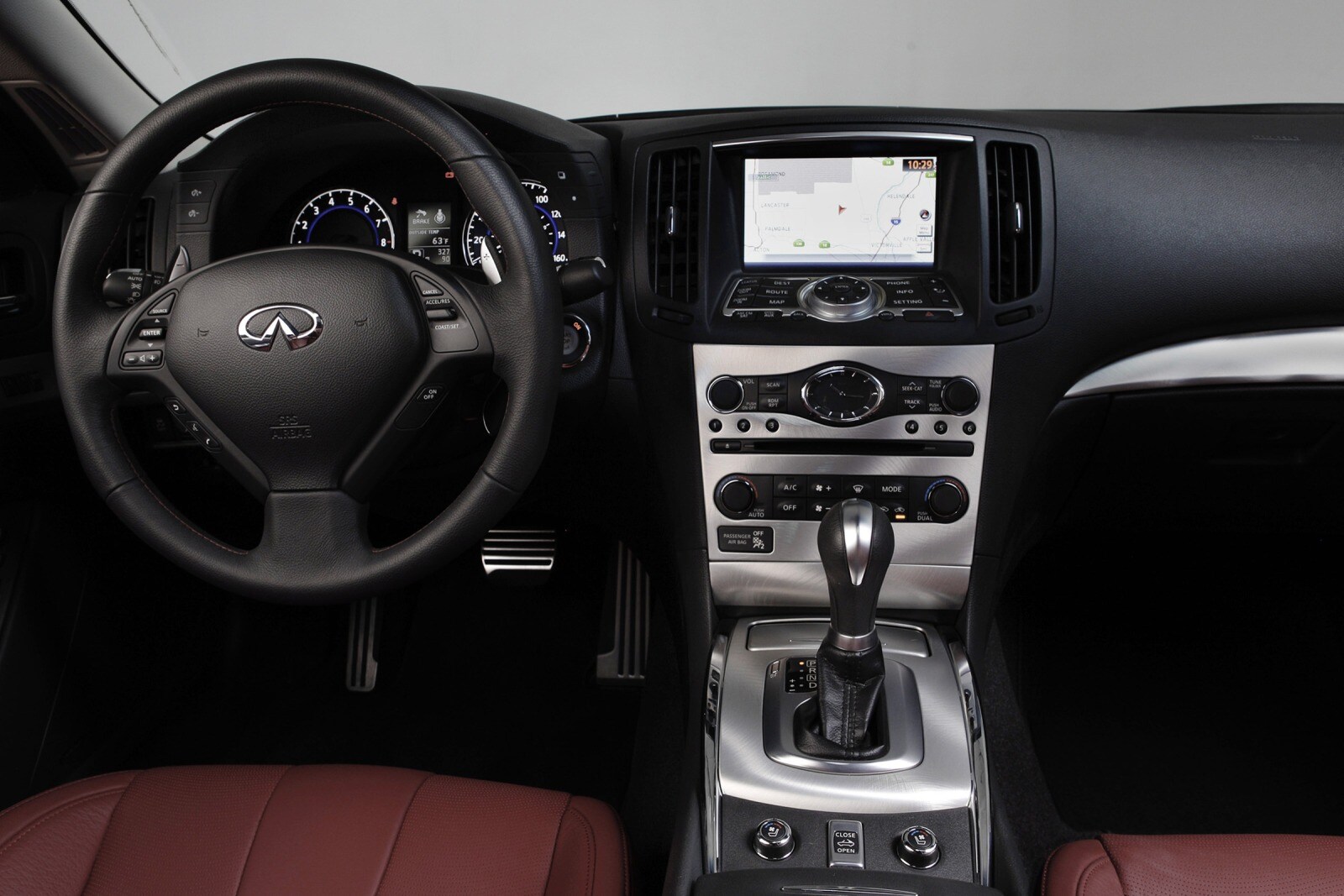 2014 INFINITI Q60 Convertible interior D